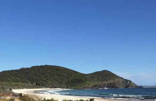 Elizabeth Beach House | Lilys - Pacific Palms Holidays