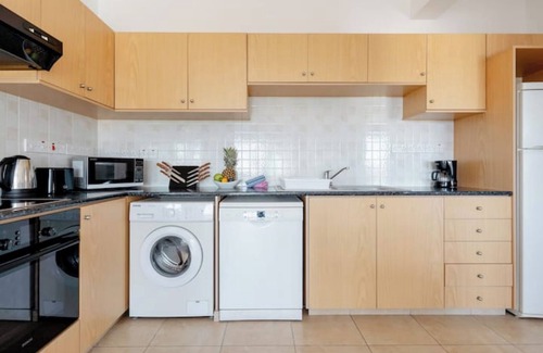 Pyrgos Apartment | Limassol Star 21 by Sky Universe