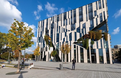 Stadtmitte Apartment | limehome Düsseldorf | Suite - disability access