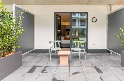 Innenstadtring Apartment | limehome Münster | Suite M with Terrace