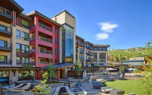 Snowmass Village Hotel | Limelight Hotel Snowmass