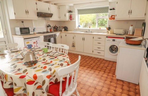Carran Cottage | LIMESTONE COTTAGE, family friendly in Carron, County Clare