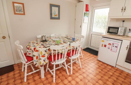 Carran Cottage | LIMESTONE COTTAGE, family friendly in Carron, County Clare