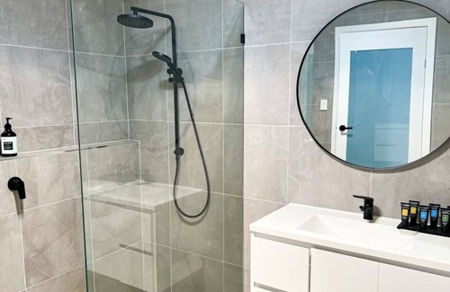 Yahl House | Limestone House - KMW Holiday Homes
