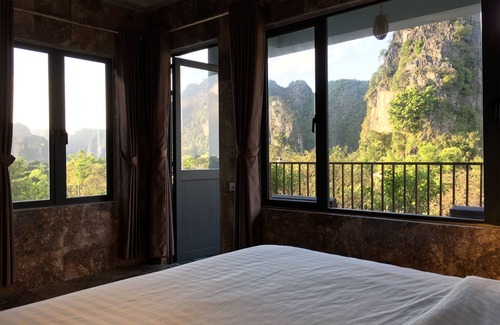 Hoa Lu Hotel | Limestone View Homestay