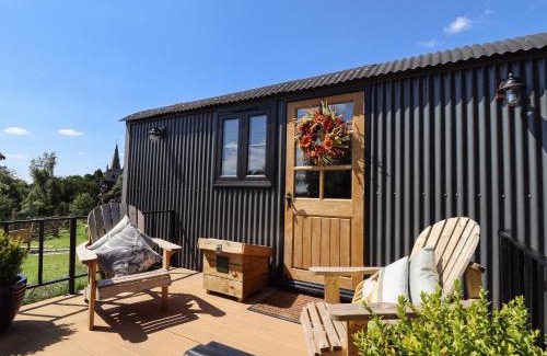 Retford House | Limetree Luxury Glamping Southdown