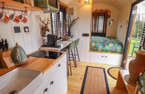 Retford House | Limetree Luxury Glamping Southdown