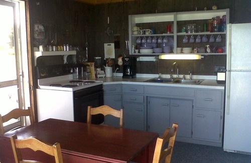 South Hero Cottage | Limited 2024 Rentals: Private beach, dock & clean bay!
