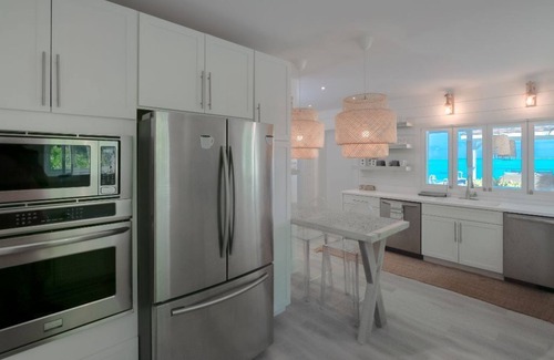 Tar Bay House | Limited-time chance! Bajamar: Beachfront 5BR Villa w/pool