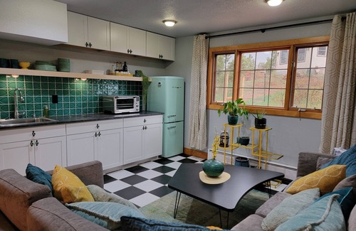 Florissant House | Limited-Time Relaunch Discounts – 5★ Mountain View Ranch & Equine Retreat