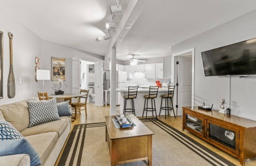 Fontana House | Limited September Dates Remaining – Book Now!