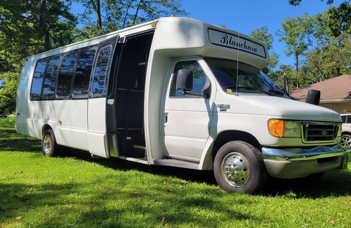 Lemont House | Limo Party Tailgate Bus