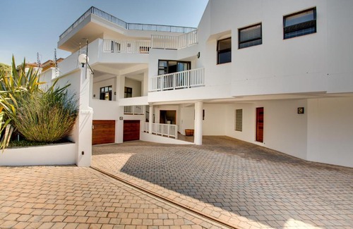 Robberg Beach House | Limoni Luxury Suites