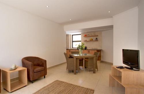 Robberg Beach House | Limoni Luxury Suites