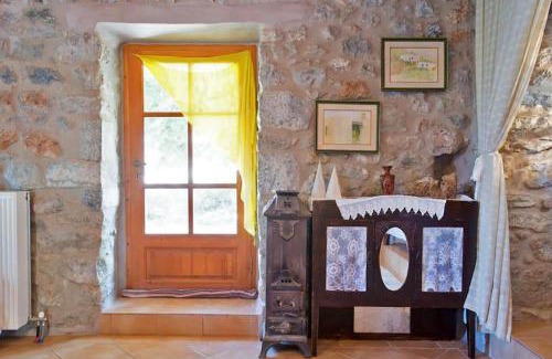 Diasella Apartment | Lina's Art and Stone Studio