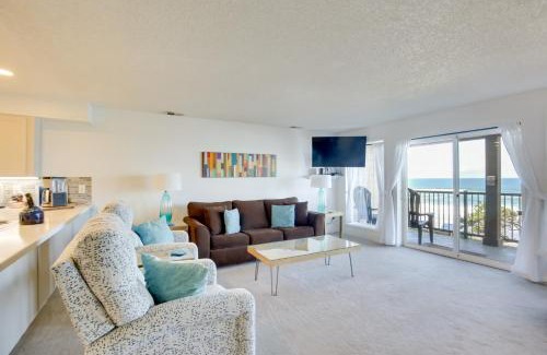 Lincoln Beach Apartment | Lincoln City Beach Condo Clubhouse and Pool Access!