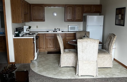 Escanaba Hotel | Lincoln Host Motor Inn