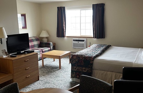 Escanaba Hotel | Lincoln Host Motor Inn