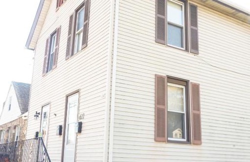 Prospect Park Apartment | Lincoln Manor - Newly Renovated, 1mile from PHL Airport and Sports Stadiums
