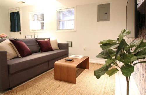 Northeast Apartment | Lincoln Park Place Capitol Hill with Parking