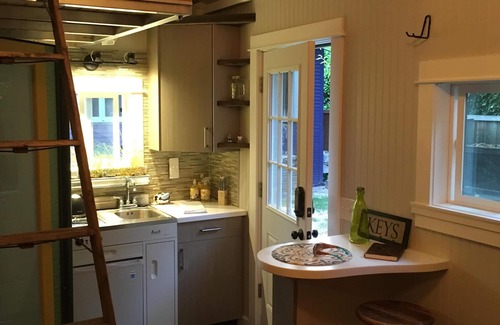 Fauntleroy Cottage | Lincoln Park Tiny House