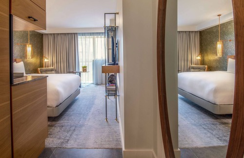Canary Wharf Hotel | Lincoln Plaza London, Curio Collection by Hilton