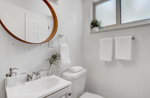 West Avenue Apartment | Lincoln Villa Suites