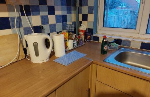 Basildon Apartment | Linda 5BR House Of Basildon
