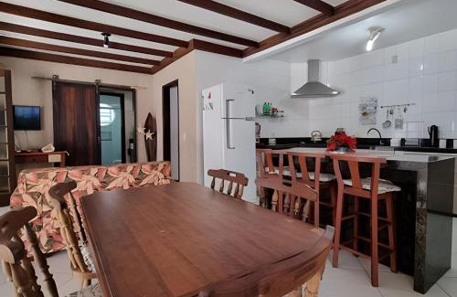 Castelo Branco House | Linda casa 350 metros do mar 3 suítes + 2 quartos