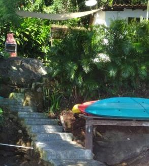 Ilha Grande House | Linda Casa aconchegante com 3 quartos, vista incrível e privacidade na Praia da Aripeba-Ilha Grande-acomoda 8 pessoas