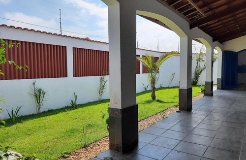 Tupy House | Linda casa de esquina em Itanhaém!
