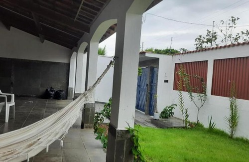 Tupy House | Linda casa de esquina em Itanhaém!