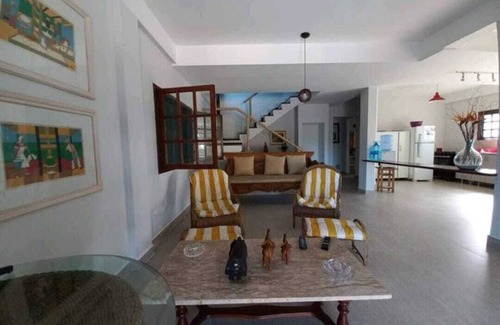 Cem Bracas House | Linda Casa em Búzios com 03 Quartos, ar Condicionado, Piscina e Churrasqueira