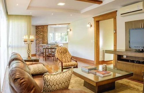 Mato Queimado House | Linda casa em condomínio exclusivo de Gramado
