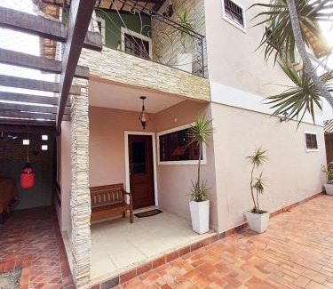 Rio das Ostras Villa | Linda Casa no Jardim Mariléa com Área Gourmet e Hidromassagem!