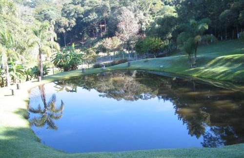 Ibiuna House | Linda chácara em Ibiuna com lago e piscina