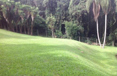 Ibiuna House | Linda chácara em Ibiuna com lago e piscina