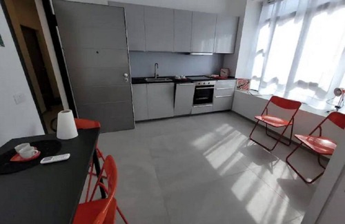 Milan House | "Linda" Holiday Home with Private Parking