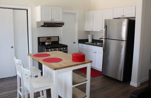 Linda Vista Apartment | Linda Vista Beautiful Studio Easy Parking Moving Heaven
