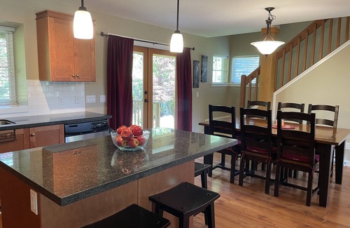 Lindell Beach Cottage | Lindell Beach Retreat with amazing amenities and walking distance to Cultus Lake