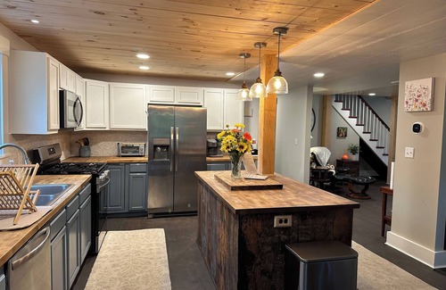 Plaistow House | Linden Cottage - comfort, connection, convenience