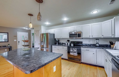 Linden House | Linden Family Home w/Yard < 5 Mi to Wineries!
