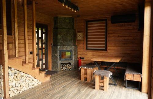 Roztoky Ski Chalet | LINDEN GROVE