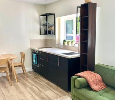 Goring Apartment | Linden Suite