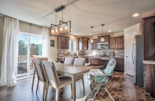 Woodmoor House | Lindenmere Estate! Chic Villa w Game Loft & BBQ