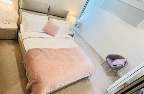 Lindfield Apartment | Lindfield steps to train and shopping