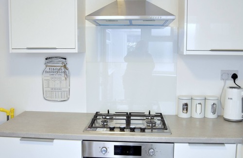 Braunstone House | Lindrick Villa - 3BD Bunglow
