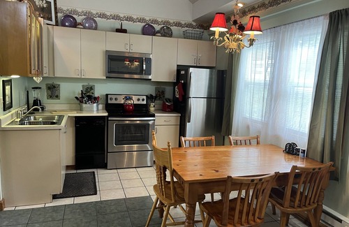Cooperstown House | Lindsey's Cottage - 1 mile to the park!