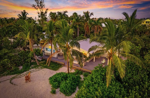 Holmes Beach House | Linefish Coastal Calm/Holmes Beach Pool Ocean Views
