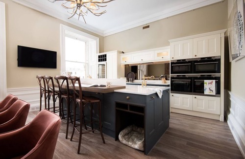 Kelso Apartment | LINEN HOUSE & THE SCOTT APARTMENT - townhouse apartment in Kelso